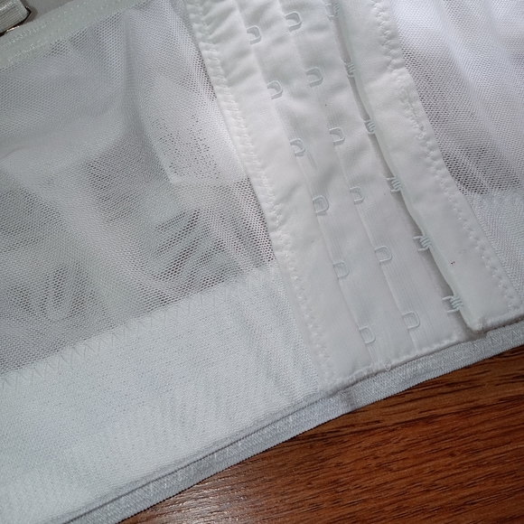 Padded Bralette - Crop Top - Bra ๐ค - Picture 2 of 8